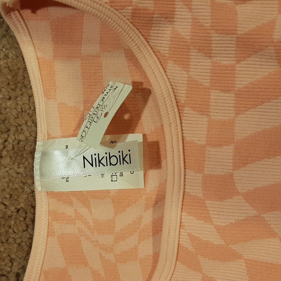 🥀NWT Nikibiki Pink Checkered Stretchy Basic Keyhole Tank (One Size)🥀 - Picture 5 of 7